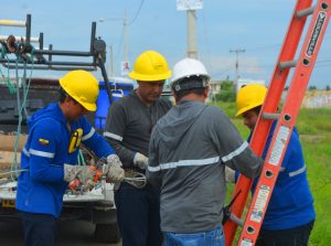 CNEL EP repotencia infraestructura eléctrica en Santa Elena