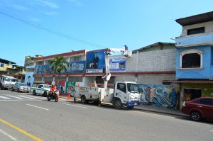 CNEL EP reemplaza luminarias en juntas receptoras del voto