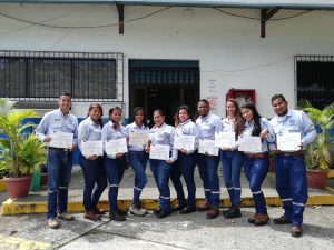 CNEL EP entrega certificados a estudiantes del Bachillerato Técnico Productivo que concluyeron prácticas