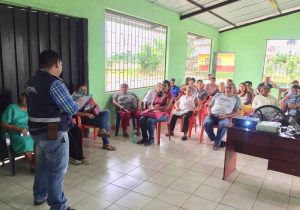 CNEL EP ofrece sus servicios al recinto San Pedro del Laurel
