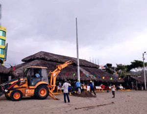 CNEL EP fortalece el alumbrado público y contribuye al turismo en Atacames