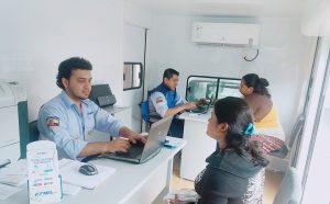 Agencia móvil de CNEL EP llega parroquia El Esfuerzo