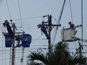 CNEL EP mantiene operatividad en feriado por cantonización de Esmeraldas