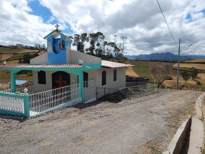 CNEL EP entrega obras en Guaranda