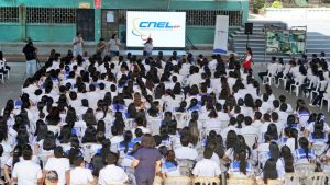 Más de 1.000 estudiantes de Guayaquil participaron en la inauguración de la campaña sobre “El buen uso de la energía eléctrica”