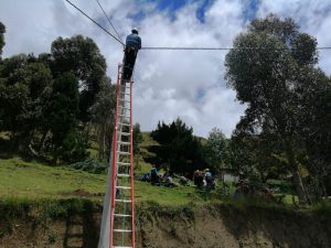 CNEL EP ejecuta trabajos en las comunidades de Intichuri