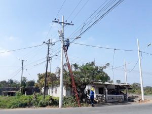 CNEL EP repotenció el alumbrado en seis cantones de la provincia de Los Ríos