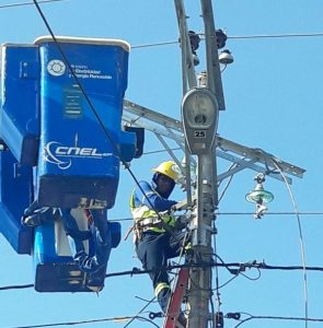 Personal de CNEL EP estará operativo en feriado del 10 de Agosto