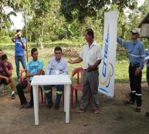 CNEL EP entrega obra de electrificación rural en la comunidad Allipamba