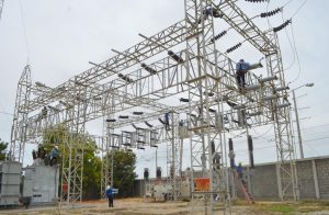 CNEL EP realizó mantenimiento eléctrico en Santa Elena y Playas