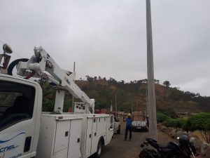 CNEL EP instala 70 luminarias led en el cantón Bolívar