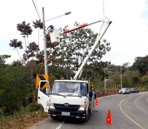 33 luminarias fueron habilitadas en la entrada al cantón Zaruma