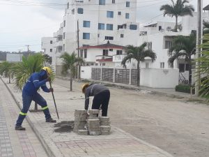 Tecnología LED ilumina el malecón de Tonsupa, en Atacames
