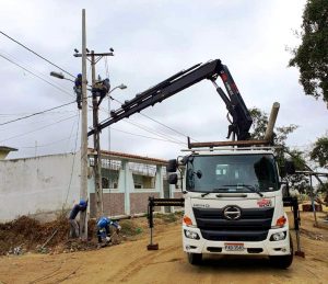 CNEL EP interviene integralmente barrio Santa Rita en Machala