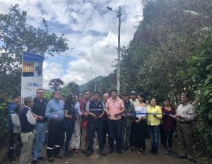 76 familias de Santuario de Baños cuentan con alumbrado público