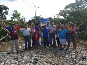 CNEL EP entrega obra eléctrica a la comunidad Brisas del Andayacu