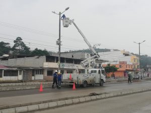 CNEL EP atendió más de 60 sectores con “Ilumina Tu Barrio” en Esmeraldas, en el 2019