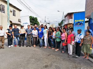 Se entrega obra de iluminación LED en barrios turísticos de Machala