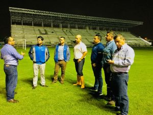 Trabajos de iluminación en estadio Jocay de Manta