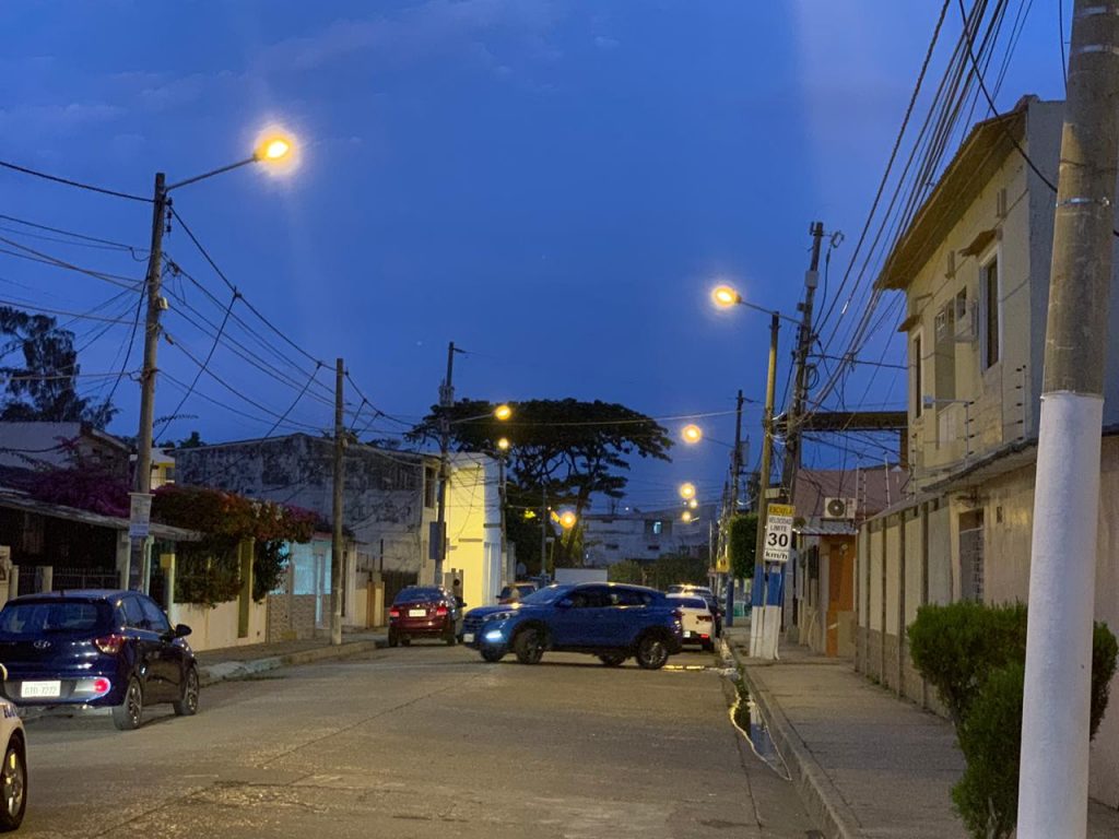 Repotenciación de 595 luminarias al norte de Guayaquil CNEL EP