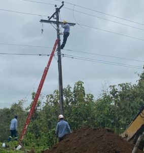 CNEL EP colabora con mantenimiento en planta de agua potable de Quinindé, en Esmeraldas