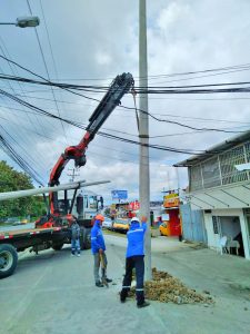 CNEL EP CONTINÚA EJECUTANDO OBRAS DE MEJORAMIENTO EN ESMERALDAS