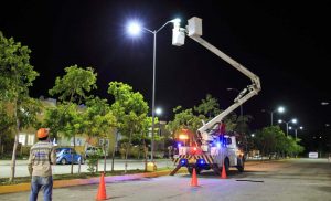 EN LO QUE VA DEL 2020 “CNEL EN TU BARRIO” MEJORÓ LA ILUMINACIÓN DE 334 SECTORES