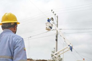 825 familias beneficiadas con obra eléctrica en Posorja