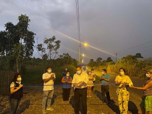 CNEL EP entrega obra de alumbrado público
