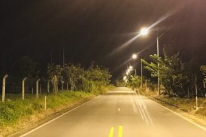 CNEL entrega obra de alumbrado público