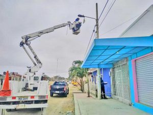 Más de 100 luminarias reparadas en 13 barrios de La Libertad