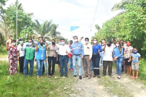Nueva obra eléctrica beneficia a 17 familias