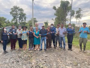 10 FAMILIAS DEL SECTOR LOS LIMONES CUENTAN POR PRIMERA VEZ CON OBRA ELÉCTRICA