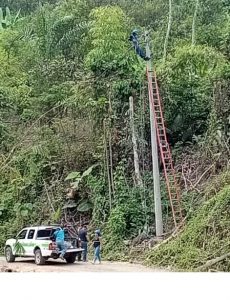 Obra de electrificación llega a sector rural del cantón Santa Ana