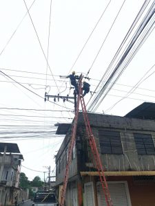 e restablece servicio eléctrico en Ventanas, luego de daños en estructuras