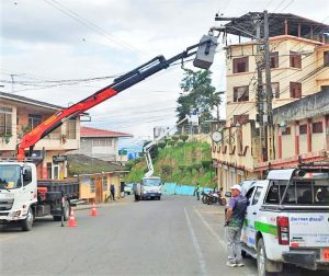 Habitantes de Zaruma se benefician con cambio de nuevas luminarias