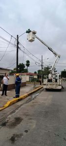 CNEL EP brinda mantenimiento al alumbrado público de cantones fluminenses