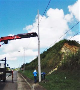 13 KM DE ILUMINACIÓN TIPO LED SE COLOCA EN LA VÍA ARENILLAS – LAS LAJAS – HUAQUILLAS
