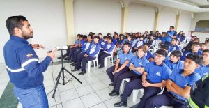 Campañas de prevención de riesgos y uso eficiente de energía en colegios continúan ejecutándose