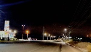 El 40% de avance tiene la obra de alumbrado público que conectará a tres cantones manabitas
