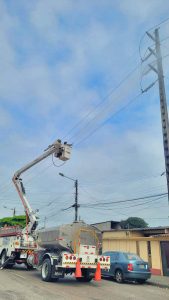 Limpieza de líneas de Subtransmisión previo a llegada del Fenómeno del Niño en Guayaquil