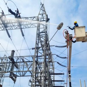 CNEL EP CULMINA EL LAVADO Y REAJUSTE ANUAL DE AISLAMIENTO EN 46 SUBESTACIONES ELÉCTRICAS