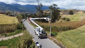 Más de 150 familias de Bolívar acceden a electricidad segura gracias a obras del Gobierno
