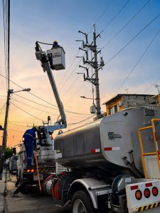 CNEL EP FORTALECE 32 LÍNEAS DE SUBTRANSMISIÓN ANTE EL FENÓMENO DE EL NIÑO